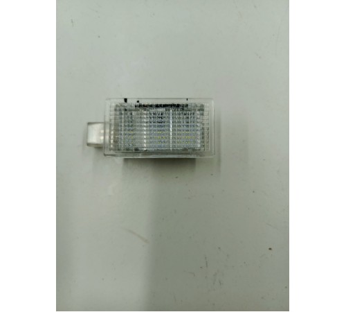 Плафон внутреннего освещения салона