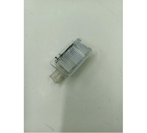 Плафон внутреннего освещения салона