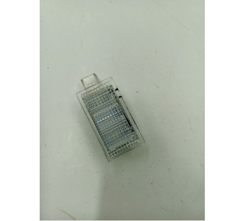 Плафон внутреннего освещения салона