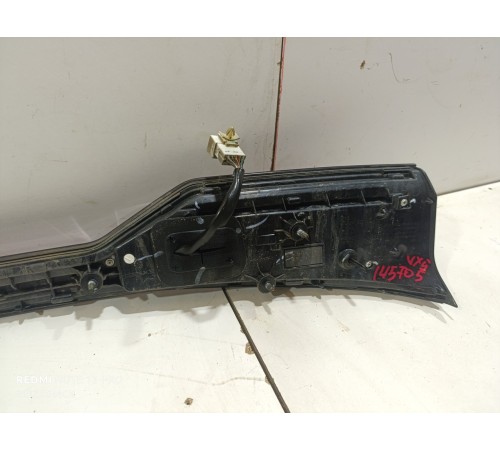 Фонарь задний центральный