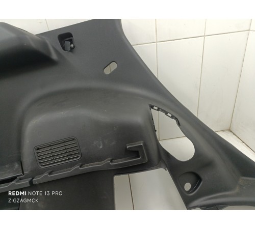 Обшивка багажника левая