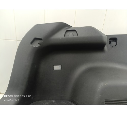 Обшивка багажника левая