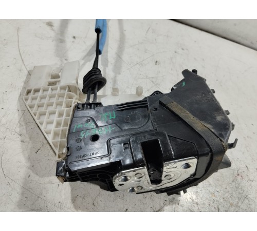 Замок двери передний правый