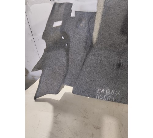 Обшивка багажника левая