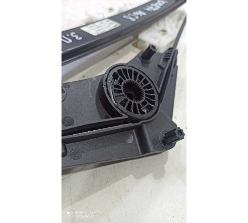 Стеклоподъемник (задний правый)