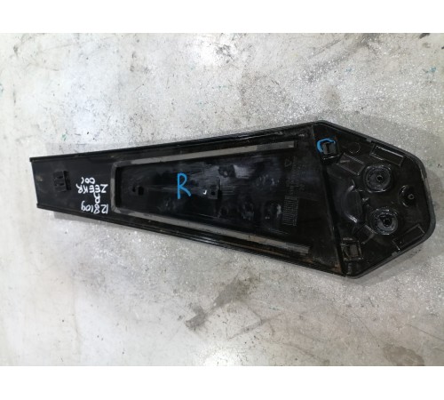 Внешняя центральная стойка правая