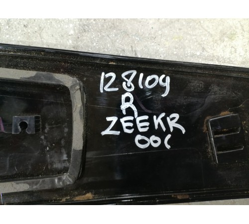 Внешняя центральная стойка правая