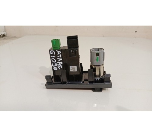 Блок USB и прикуриватель