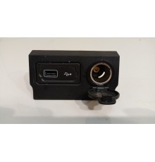 Блок USB и прикуриватель