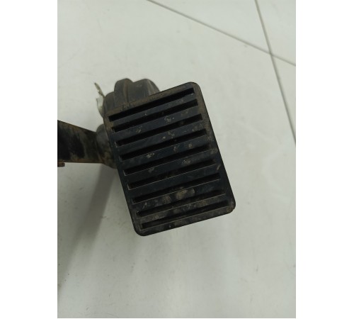 Звуковой сигнал клаксон левый