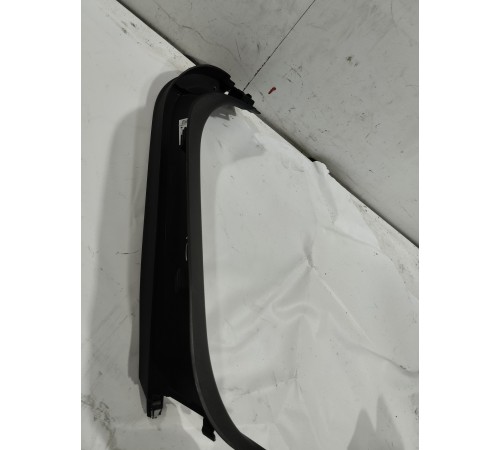 Обшивка крышки багажника(левая)