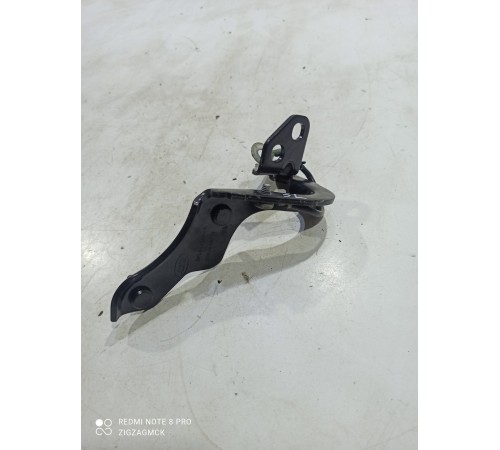 Петля крышки багажника(левая)