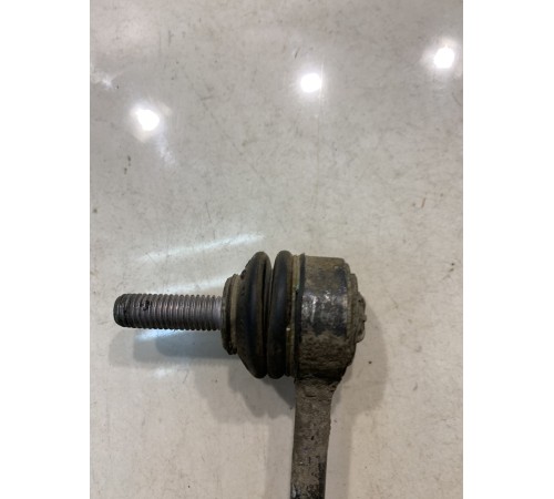 Стойка переднего стабилизатора