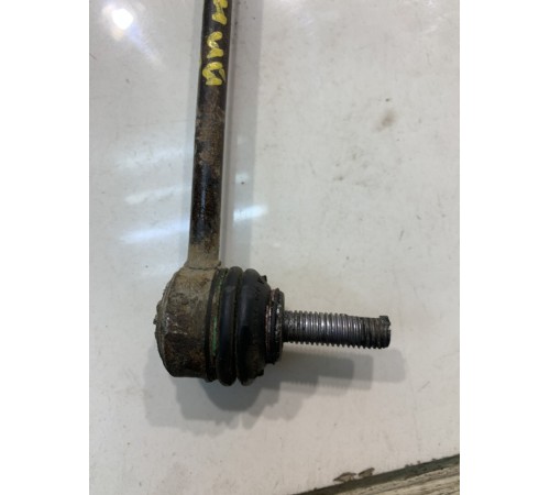 Стойка переднего стабилизатора