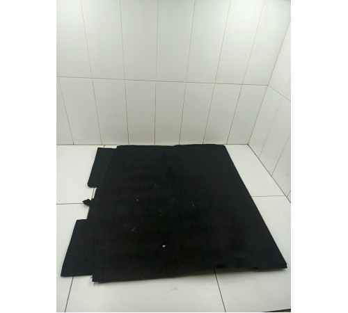 Пол багажника ковролин