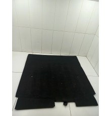 Пол багажника ковролин