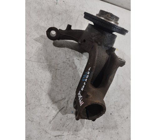 Кулак поворотный передний левый