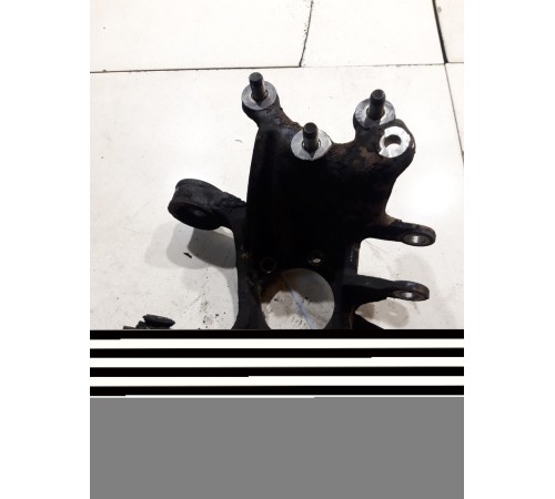 Кулак поворотный(задний правый)