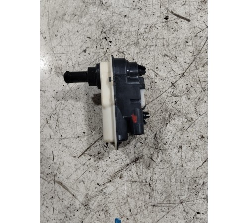 Активатор замок лючка бензобака