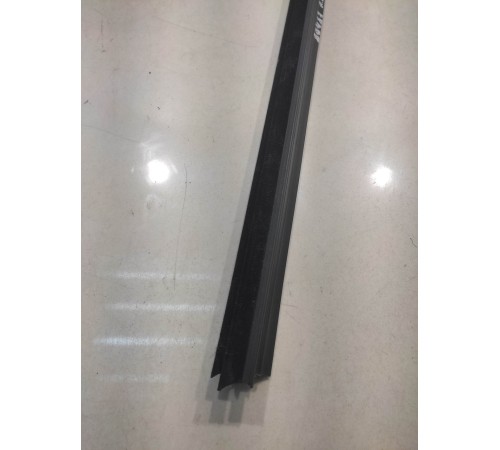 Уплотнитель стекла(передний левый внутренний)