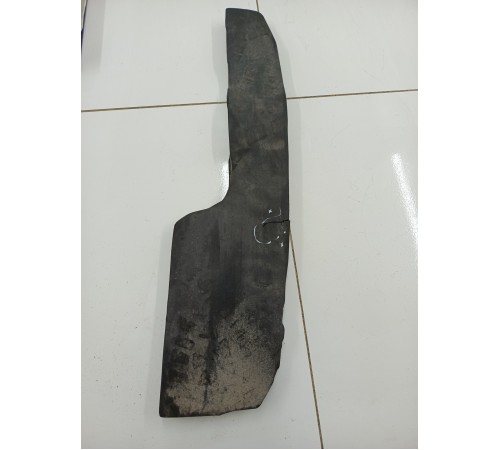 Пыльник крыла передний правый