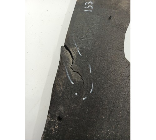 Пыльник крыла передний правый