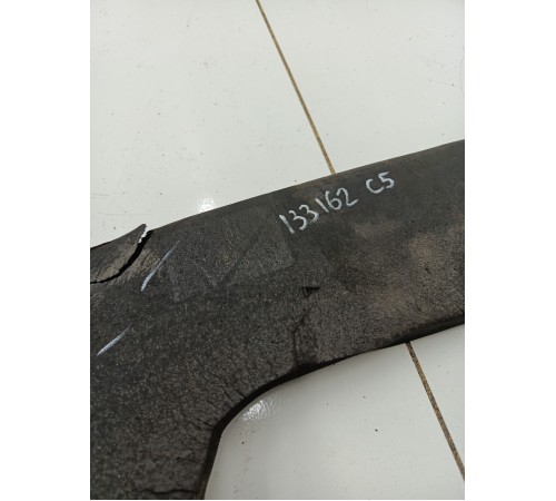 Пыльник крыла передний правый