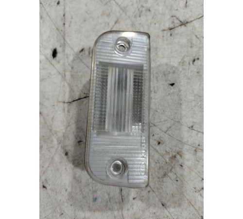 Плафон подсветки номера правый