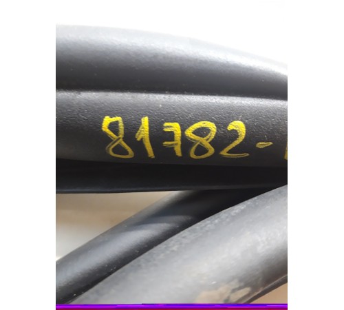 Уплотнитель двери(задний левый)