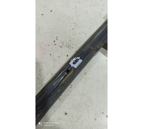 Уплотнитель стекла (задний правый наружный)