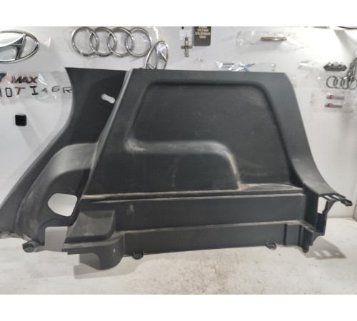 Обшивка багажника правая