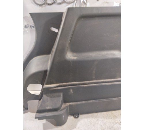 Обшивка багажника правая