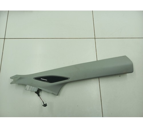 обшивка стойки передняя правая