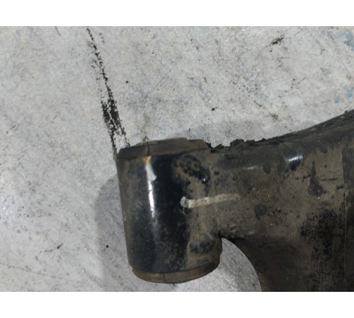 Рычаг подвески передний правый нижний