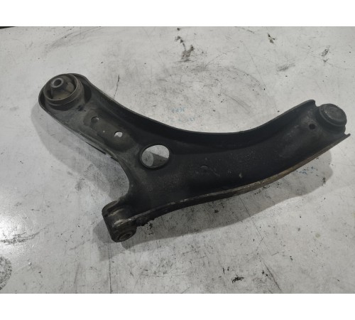 Рычаг подвески передний правый нижний