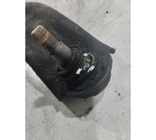 Рычаг подвески передний правый нижний