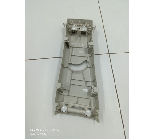 Накладка центральной стойки правая верхняя