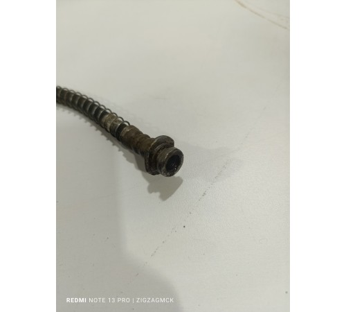 Тормозной шланг передний правый 