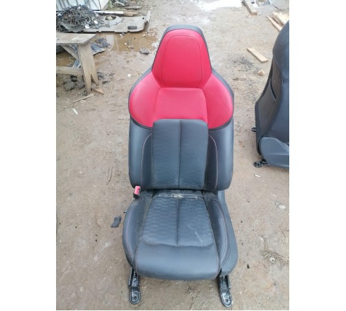 Сиденье переднее левое