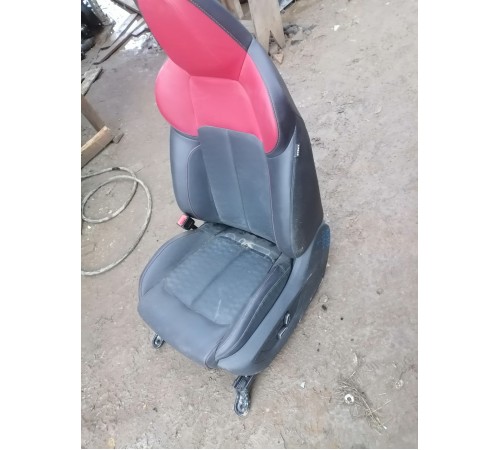 Сиденье переднее левое