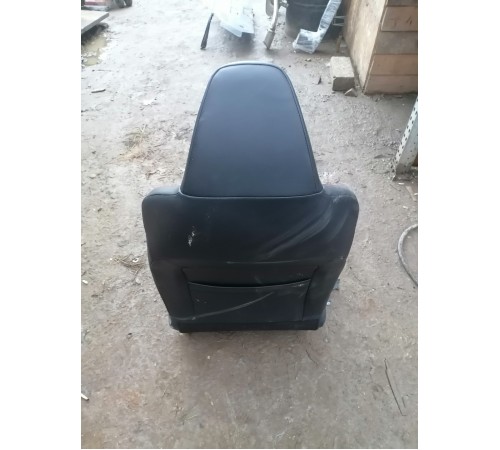 Сиденье переднее левое