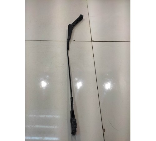 Поводок стеклоочистителя (передний, левый)