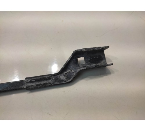 Поводок стеклоочистителя (передний, левый)