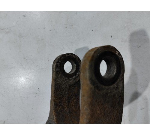 Вилка амортизатора(передний правый)