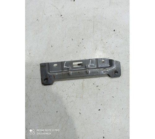 кронштейн ручки салона левый