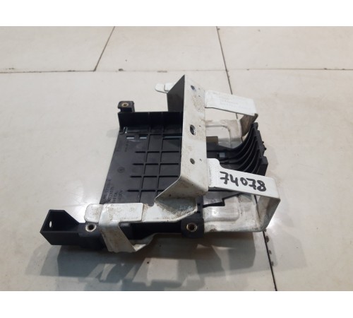 Кронштейн блока управления двигателем