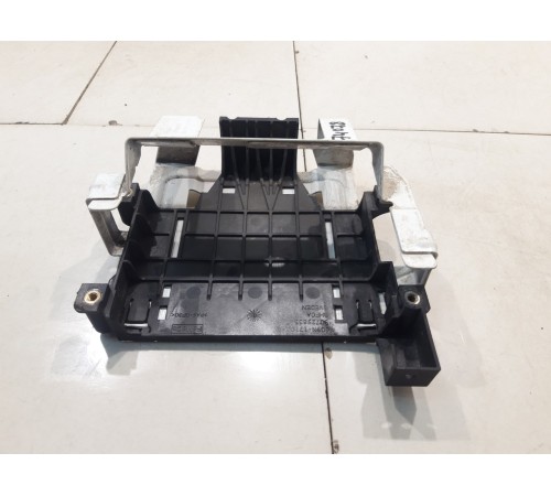 Кронштейн блока управления двигателем