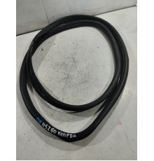 Уплотнитель двери передний правый