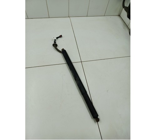 Амортизатор крышки багажника