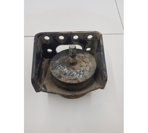 Опора подушка двигателя передняя левая